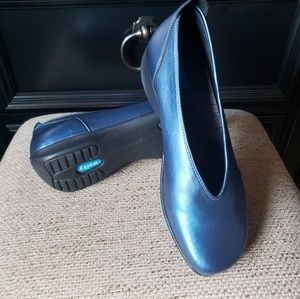 Wolky ballet flat size 10 metallic Blue NWOT